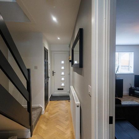 Uber Stylish 3 Bedroom Home Off Road Parking Near Town Centre And Bike Park Wales Merthyr Tydfil Eksteriør billede