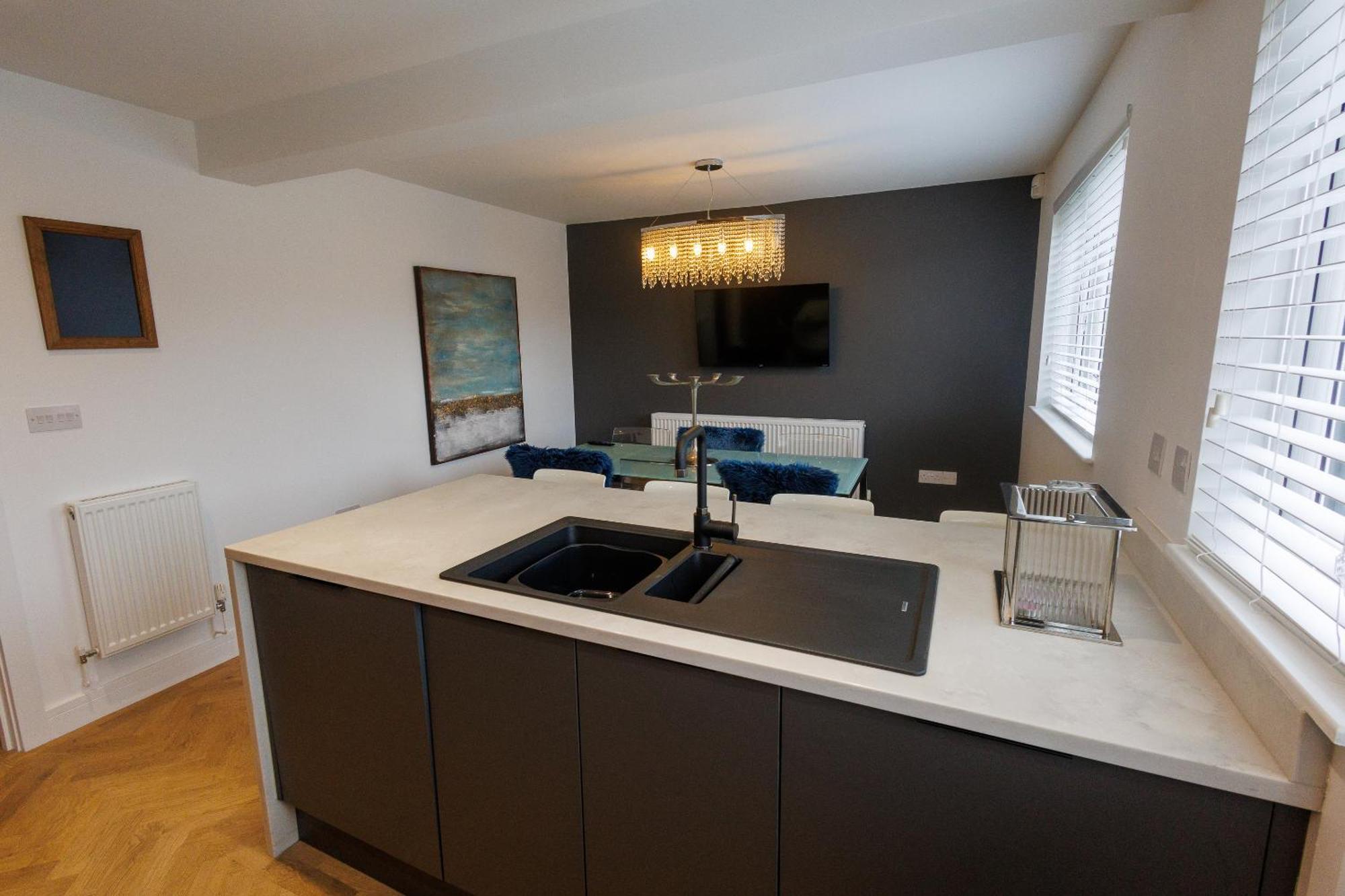 Uber Stylish 3 Bedroom Home Off Road Parking Near Town Centre And Bike Park Wales Merthyr Tydfil Eksteriør billede