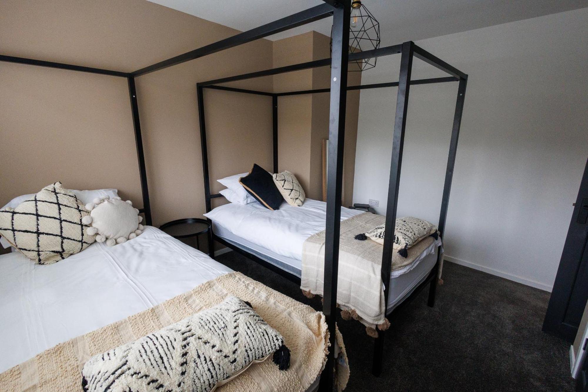 Uber Stylish 3 Bedroom Home Off Road Parking Near Town Centre And Bike Park Wales Merthyr Tydfil Eksteriør billede