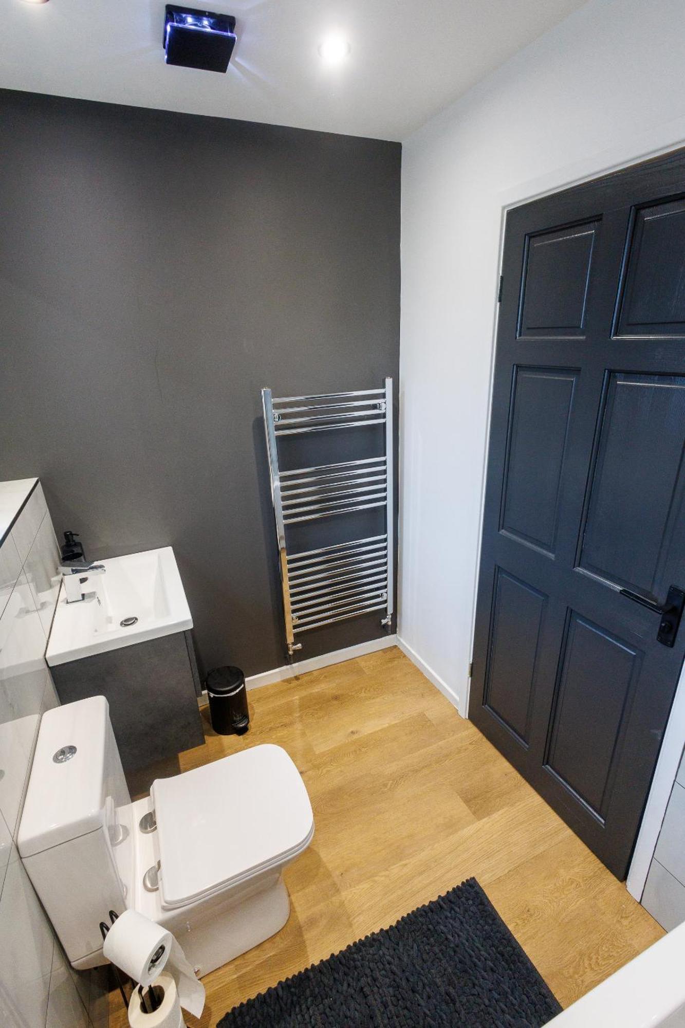 Uber Stylish 3 Bedroom Home Off Road Parking Near Town Centre And Bike Park Wales Merthyr Tydfil Eksteriør billede