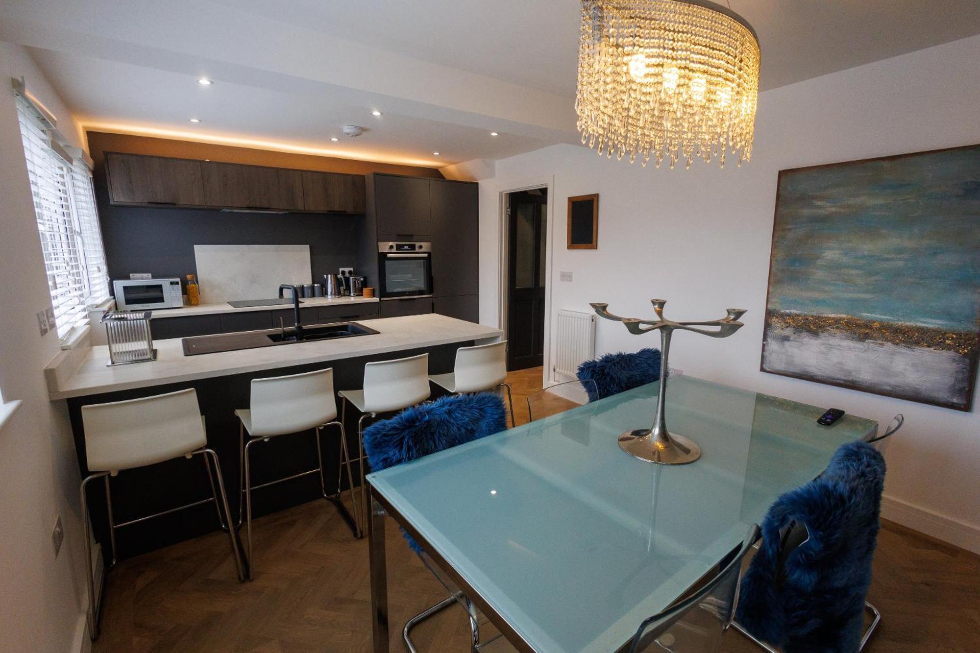 Uber Stylish 3 Bedroom Home Off Road Parking Near Town Centre And Bike Park Wales Merthyr Tydfil Eksteriør billede