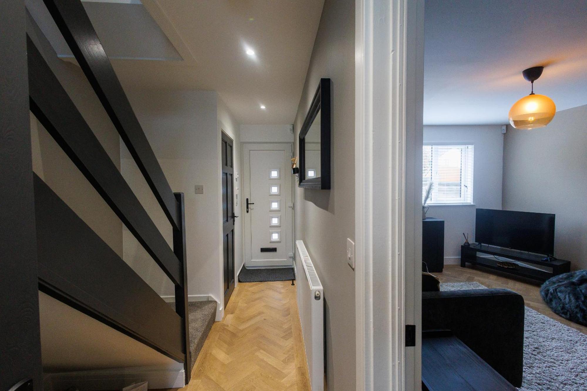 Uber Stylish 3 Bedroom Home Off Road Parking Near Town Centre And Bike Park Wales Merthyr Tydfil Eksteriør billede