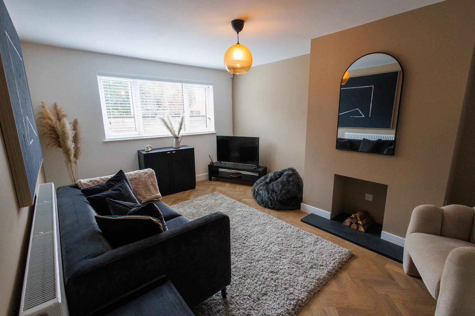 Uber Stylish 3 Bedroom Home Off Road Parking Near Town Centre And Bike Park Wales Merthyr Tydfil Eksteriør billede